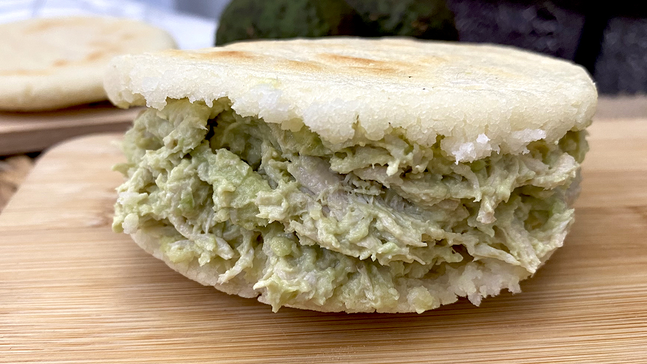 Arepa Reina Pepiada