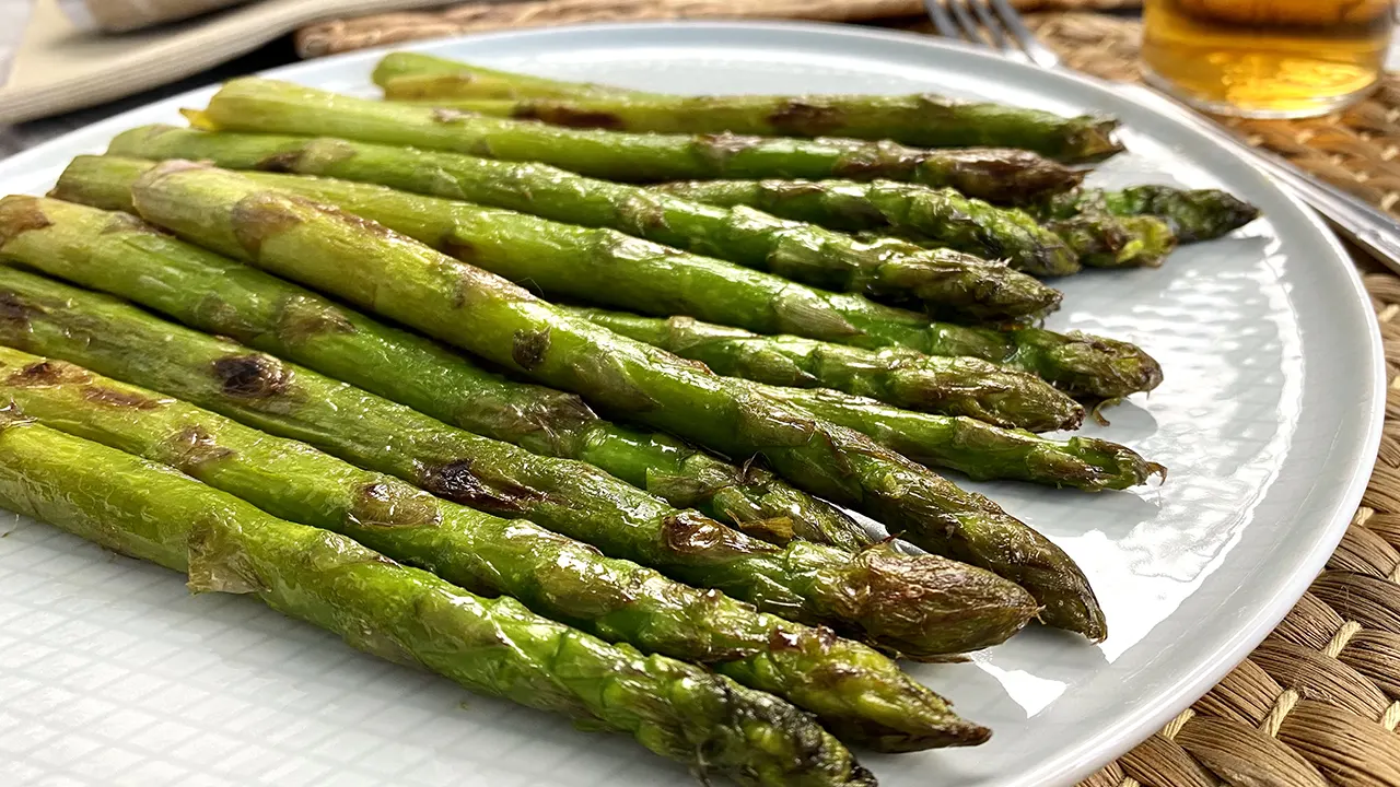 Grilled asparagus