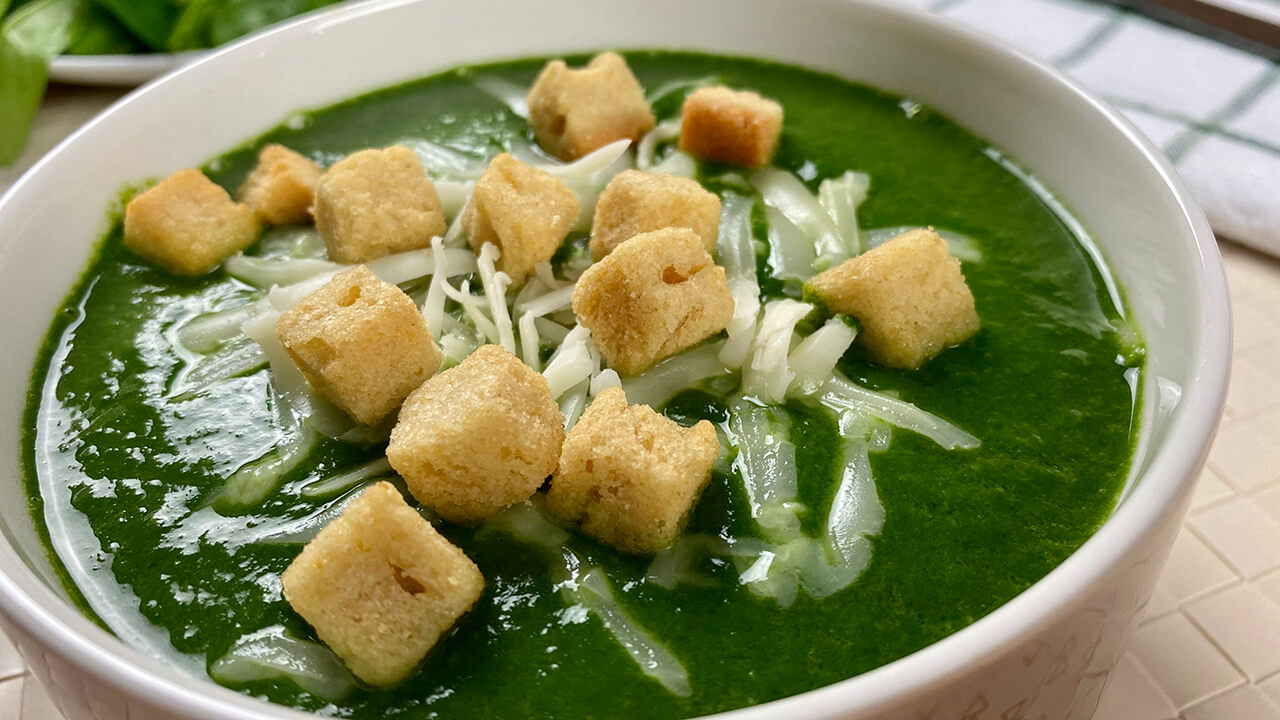 Spinach cream soup