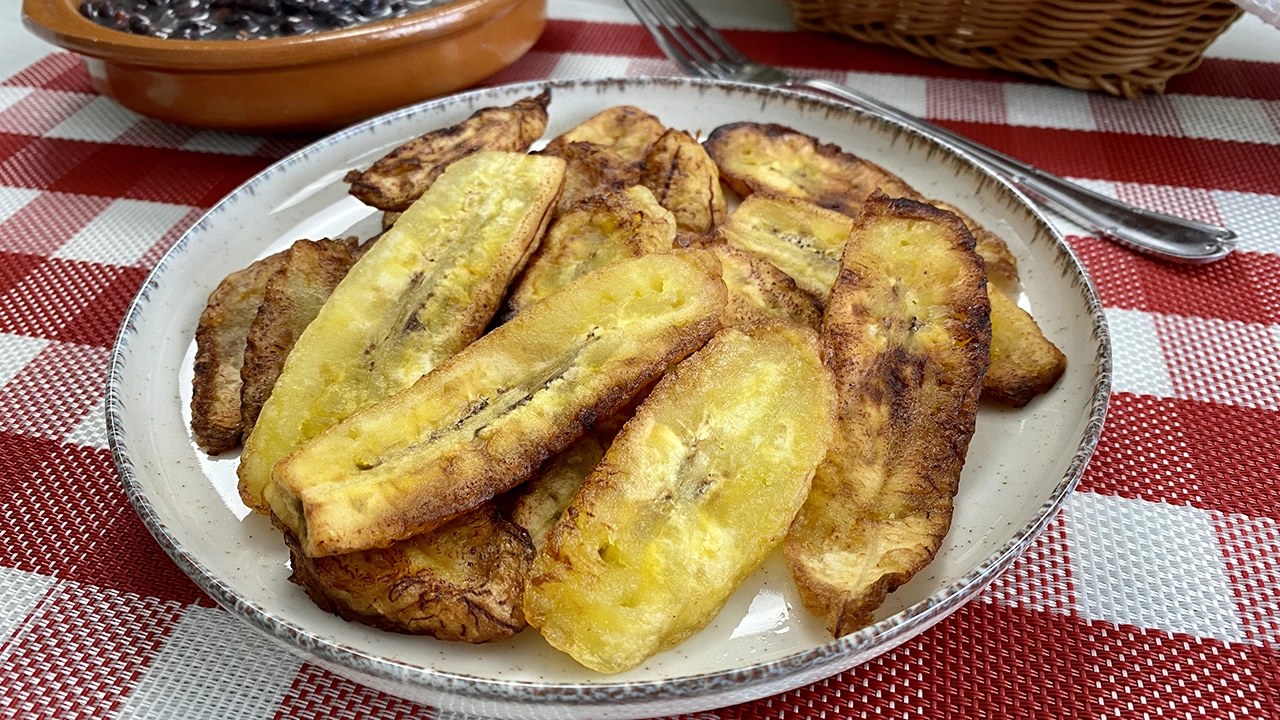 Tajadas (fried ripe plantain)