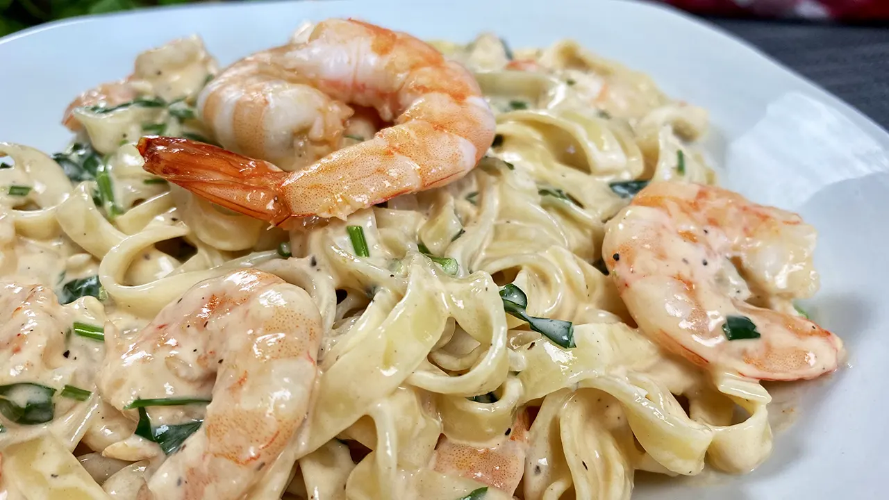 Creamy pasta with shrimp