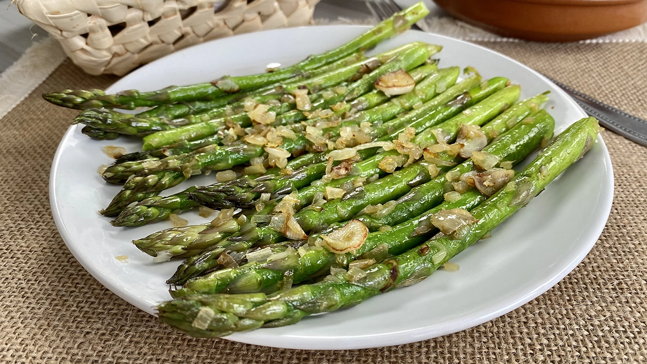 Sautéed asparagus