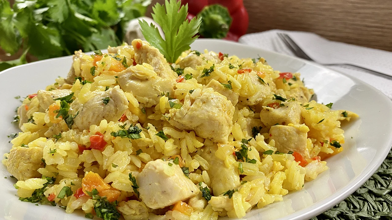 Venezuelan arroz con pollo (chicken rice)