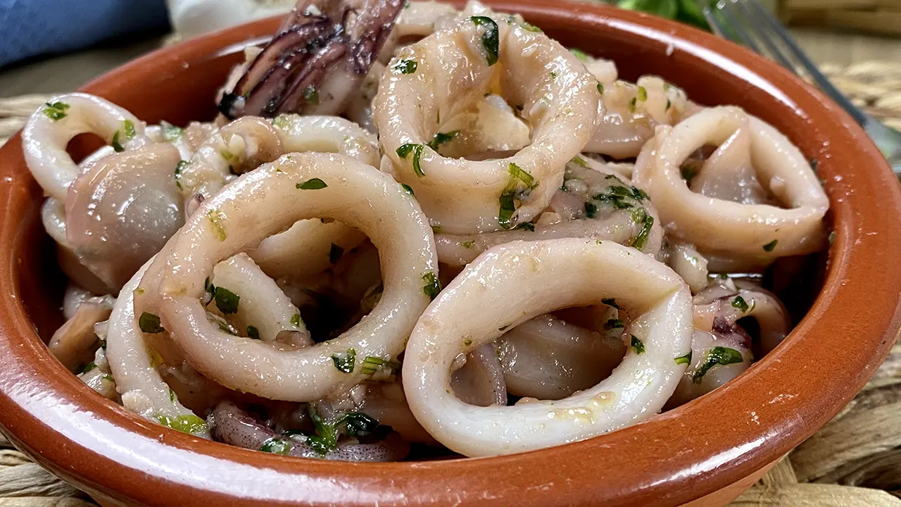 Squid with garlic