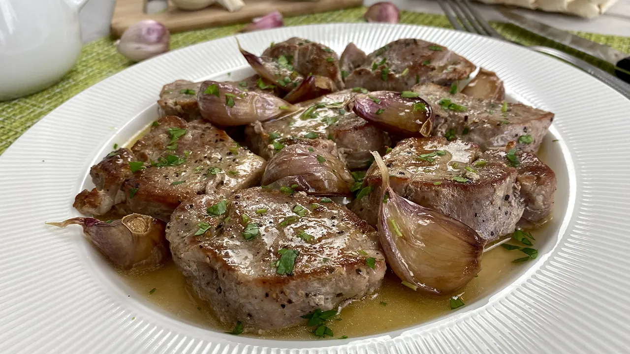 Pork tenderloin with garlic
