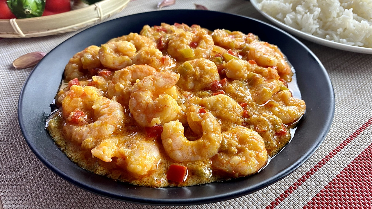 Encocado de camarones - Shrimp with coconut