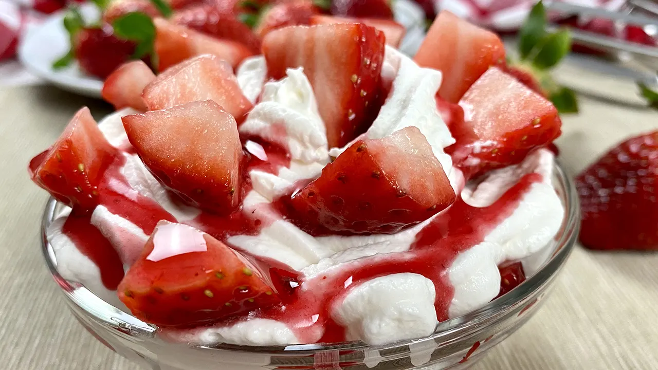 Strawberries with chantilly cream