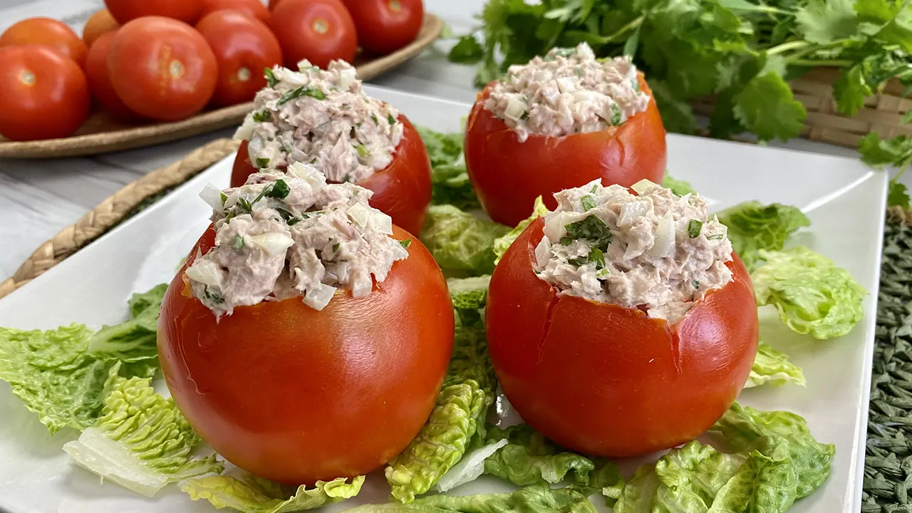 Tomatoes stuffed with tuna