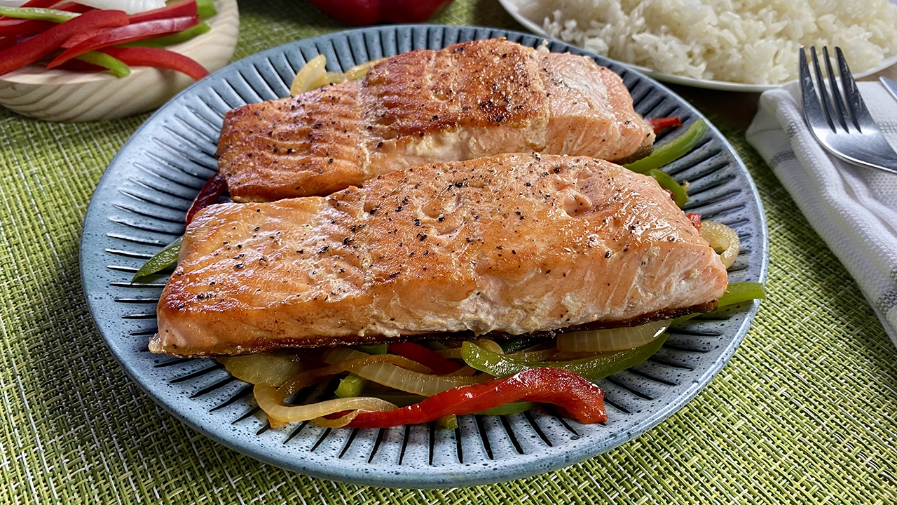 Salmon with vegetables