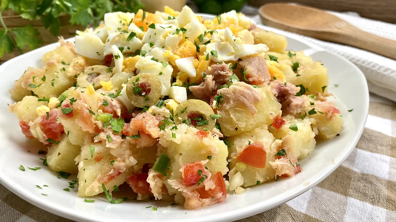 Country salad, Spanish potato salad