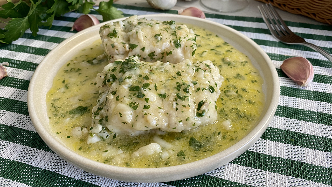 Cod in green sauce