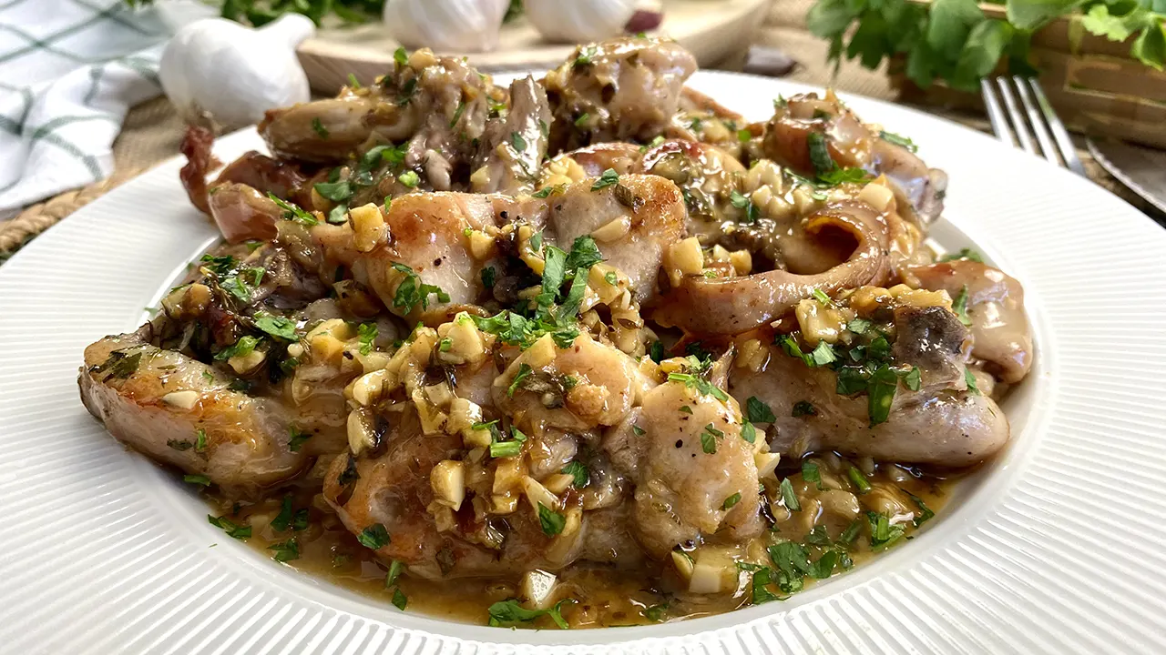 Conejo al ajillo (Rabbit with garlic)