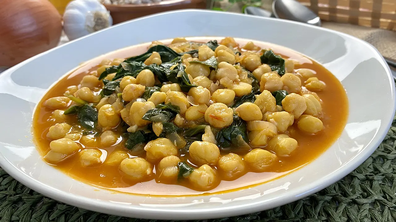 Chickpeas with spinach