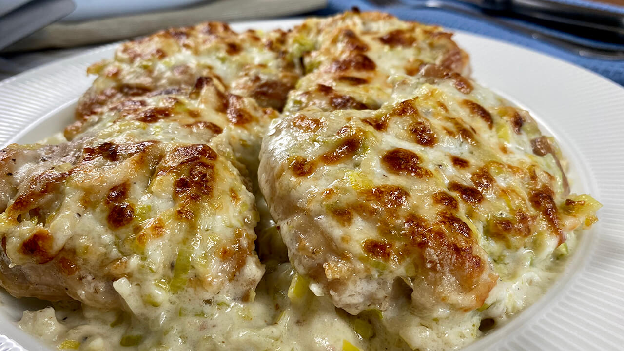 Chicken with leek sauce