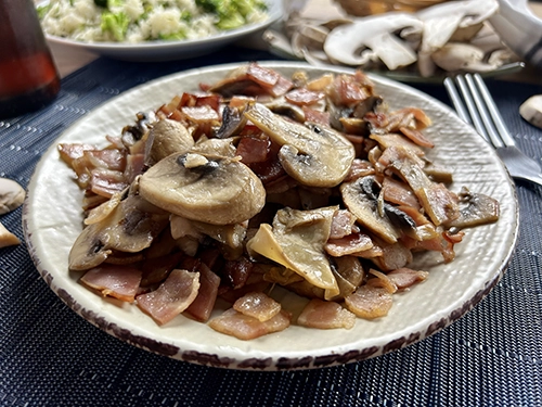 Mushrooms with bacon