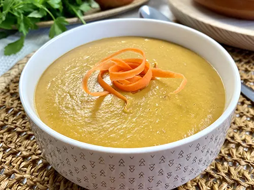 Cream of lentil soup