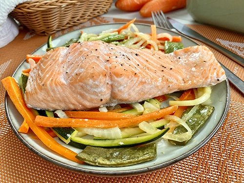 Baked salmon with vegetables