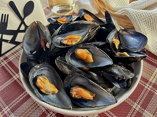 Steamed mussels