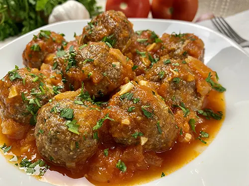 Meatballs in tomato sauce