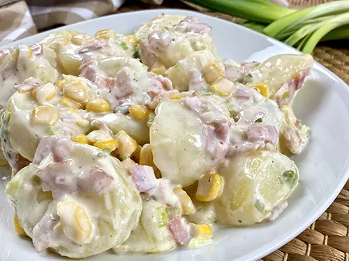 Creamy potatoes with bacon