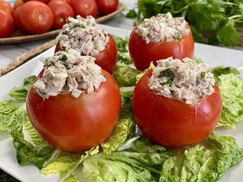 Tomatoes stuffed with tuna