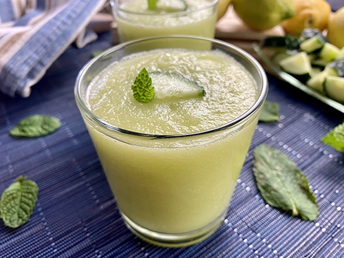 Lemon juice with cucumber