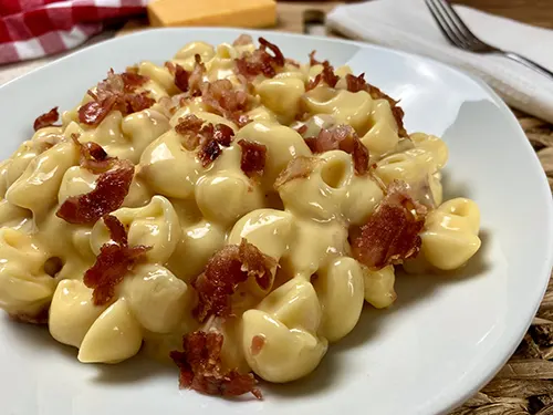 Mac and cheese with bacon